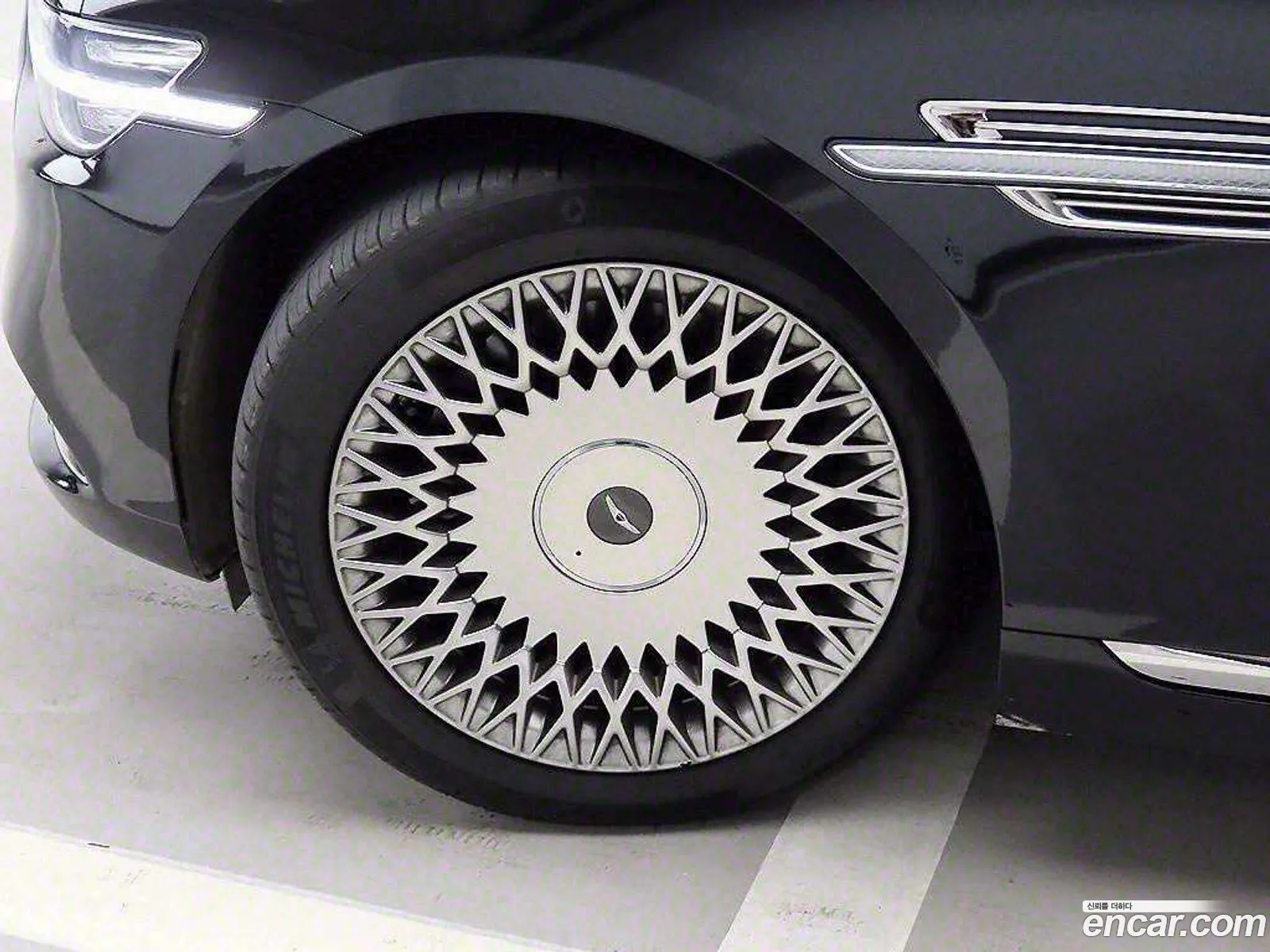 Genesis G90 2019 — 12