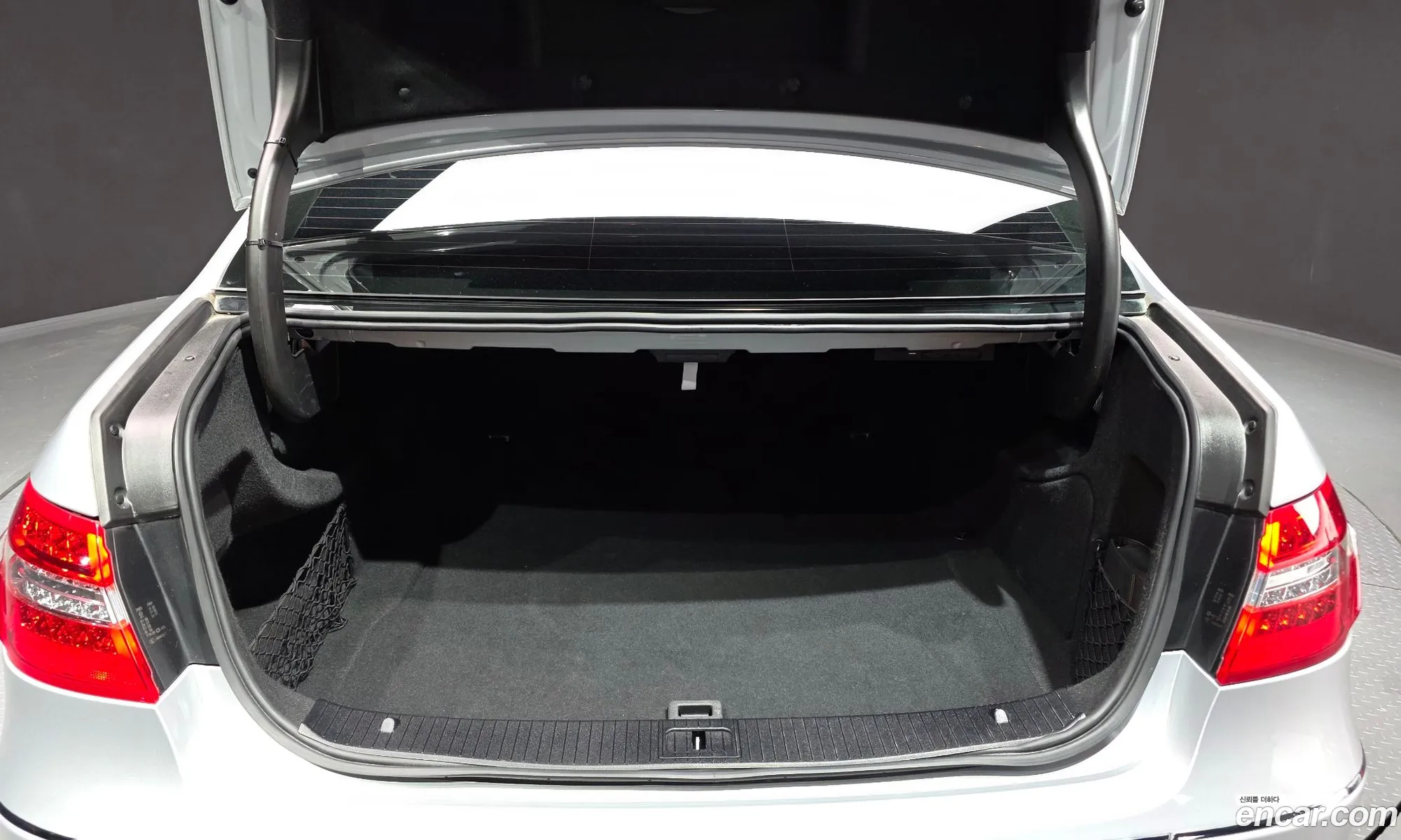Mercedes-Benz E-Class W212 2012 WDDHF5FB3CA584695 — 13