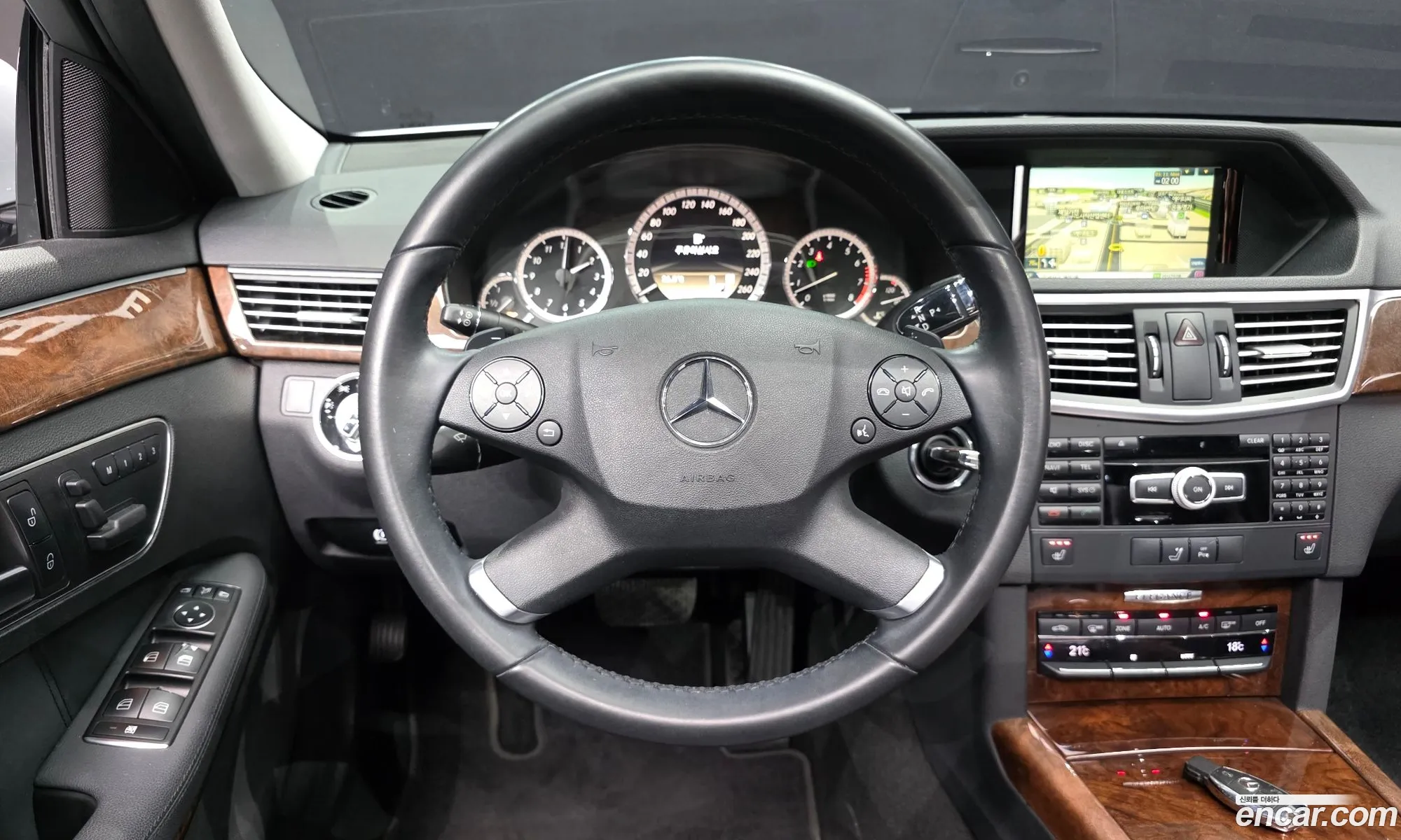 Mercedes-Benz E-Class W212 2012 WDDHF5FB3CA584695 — 4
