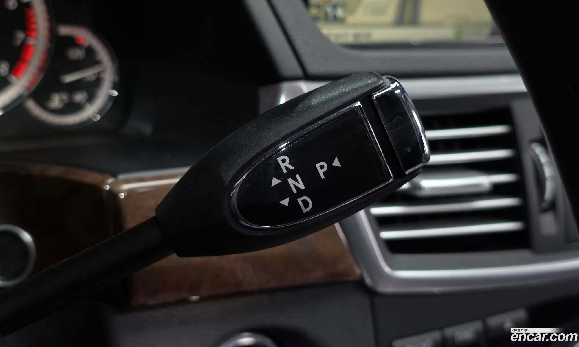 Mercedes-Benz E-Class W212 2012 WDDHF5FB3CA584695 — 10