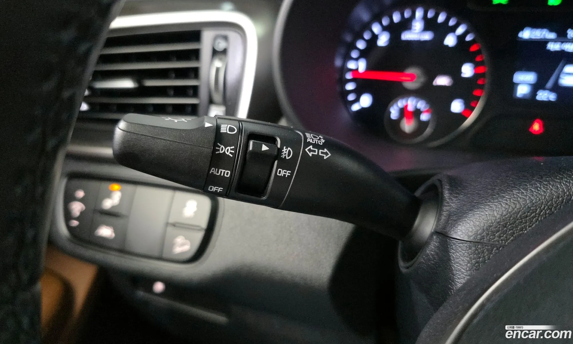 Kia Sorento 2019 KNAPH81ABLA629327 — 5