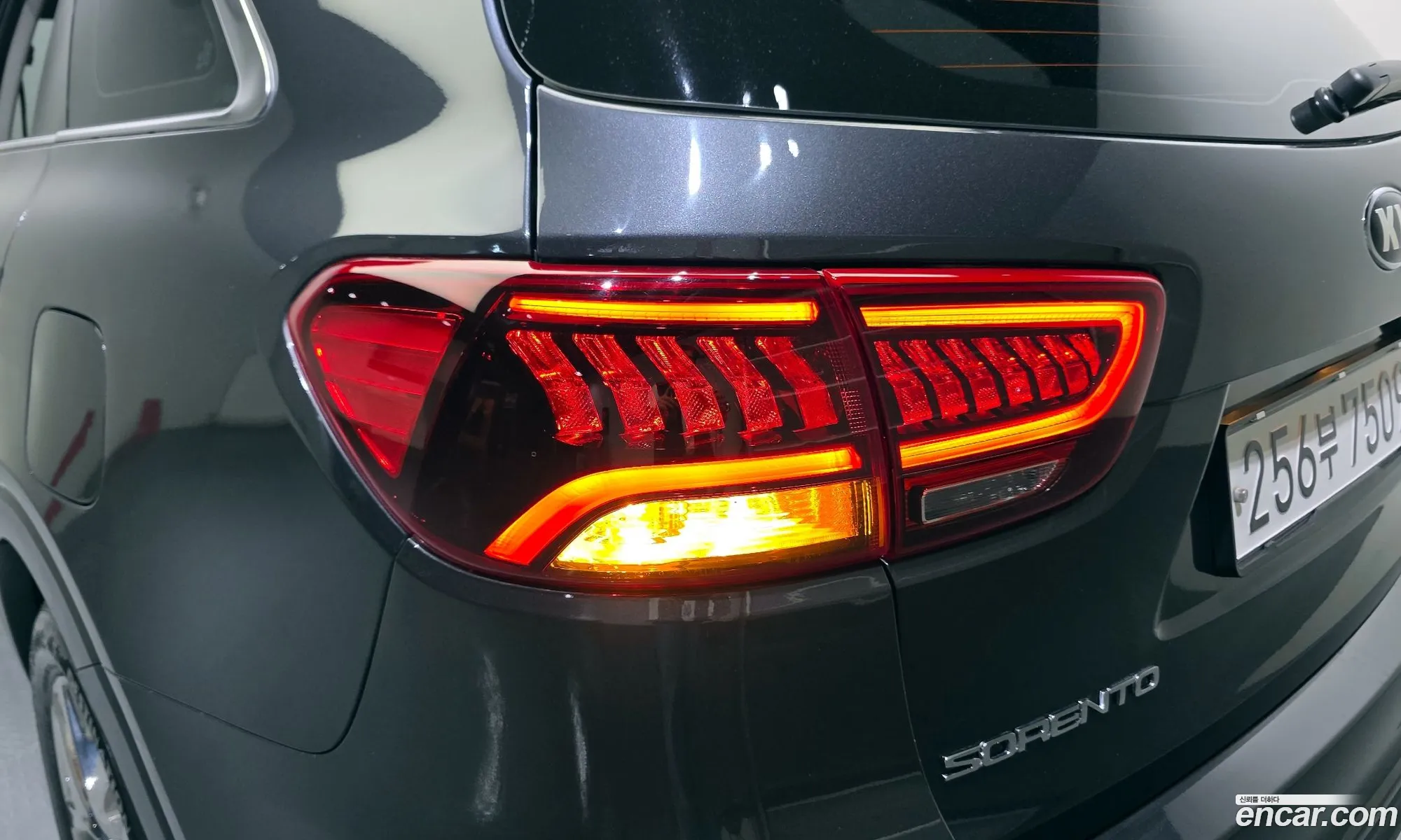 Kia Sorento 2019 KNAPH81ABLA629327 — 17