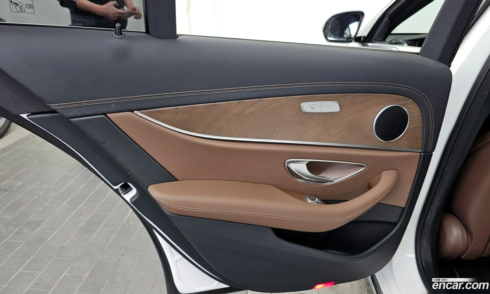 Mercedes-Benz E-Class W213 2022 — 32