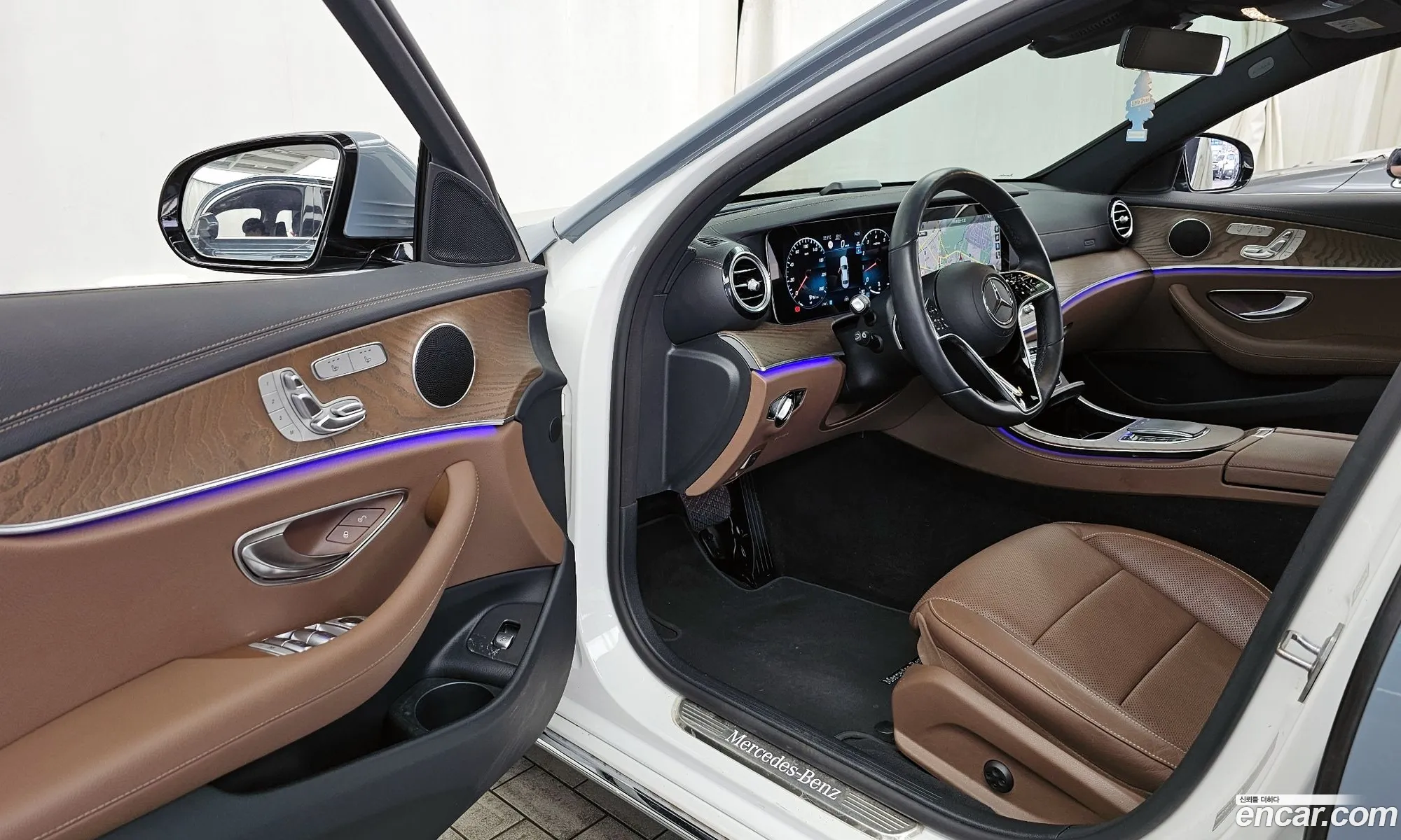 Mercedes-Benz E-Class W213 2022 — 27