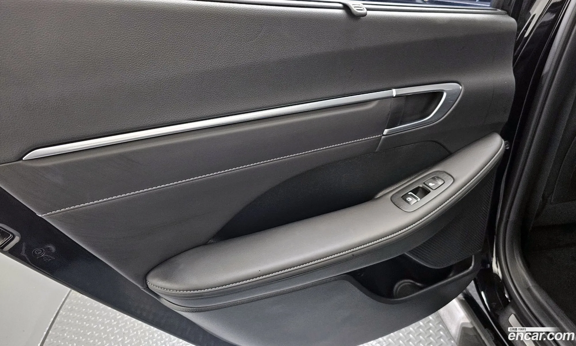 Hyundai Sonata Hybrid 2023 — 14