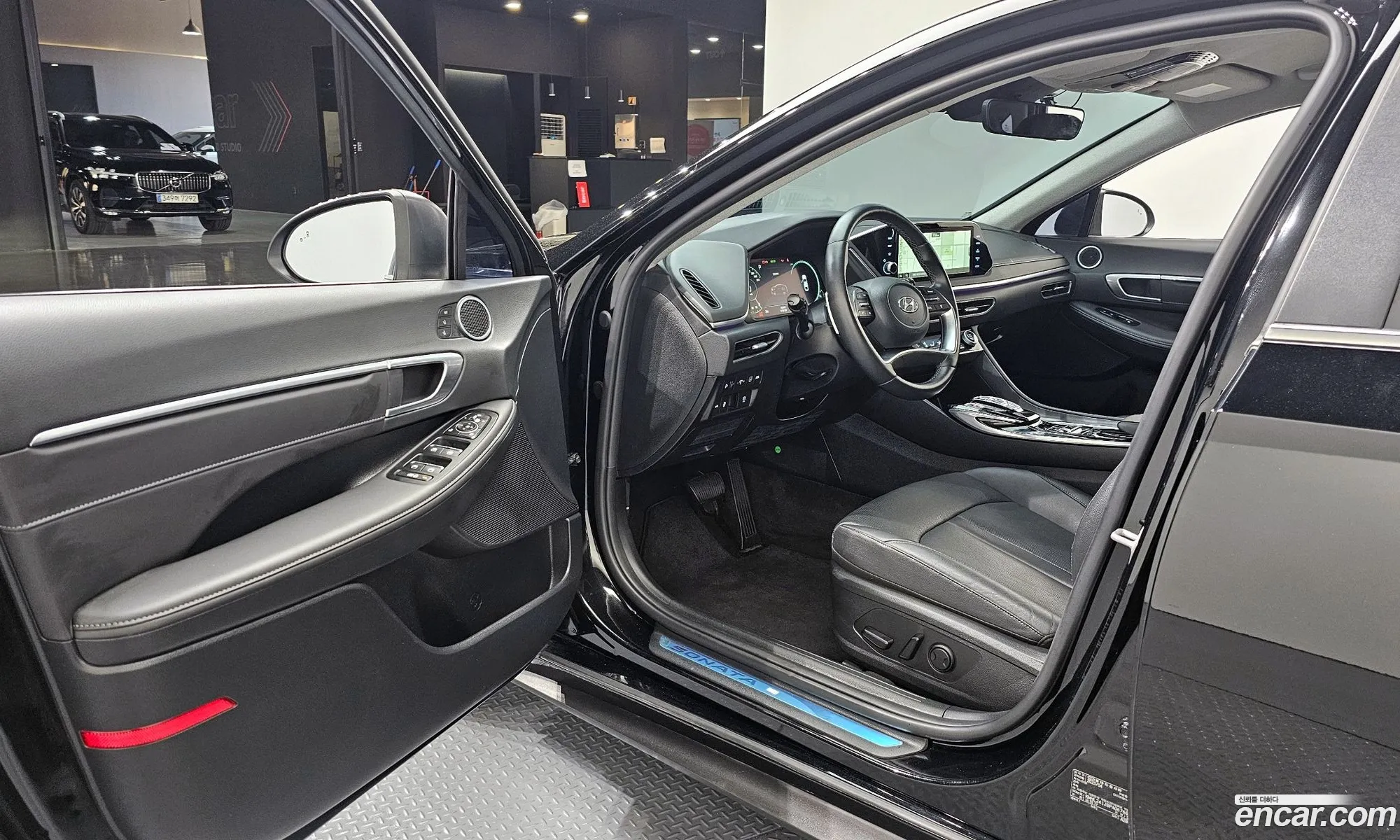 Hyundai Sonata Hybrid 2023 — 28