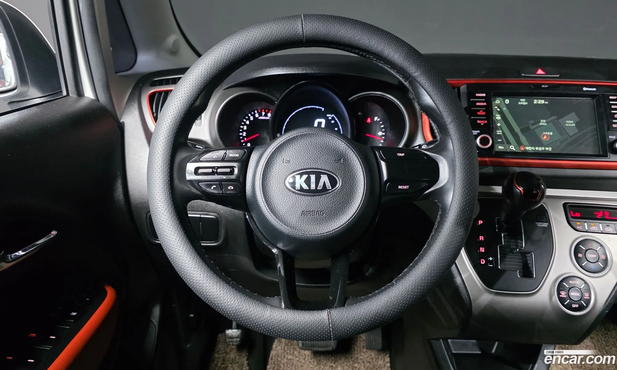 Kia Ray 2018 KNACK811BJT196025 — 9