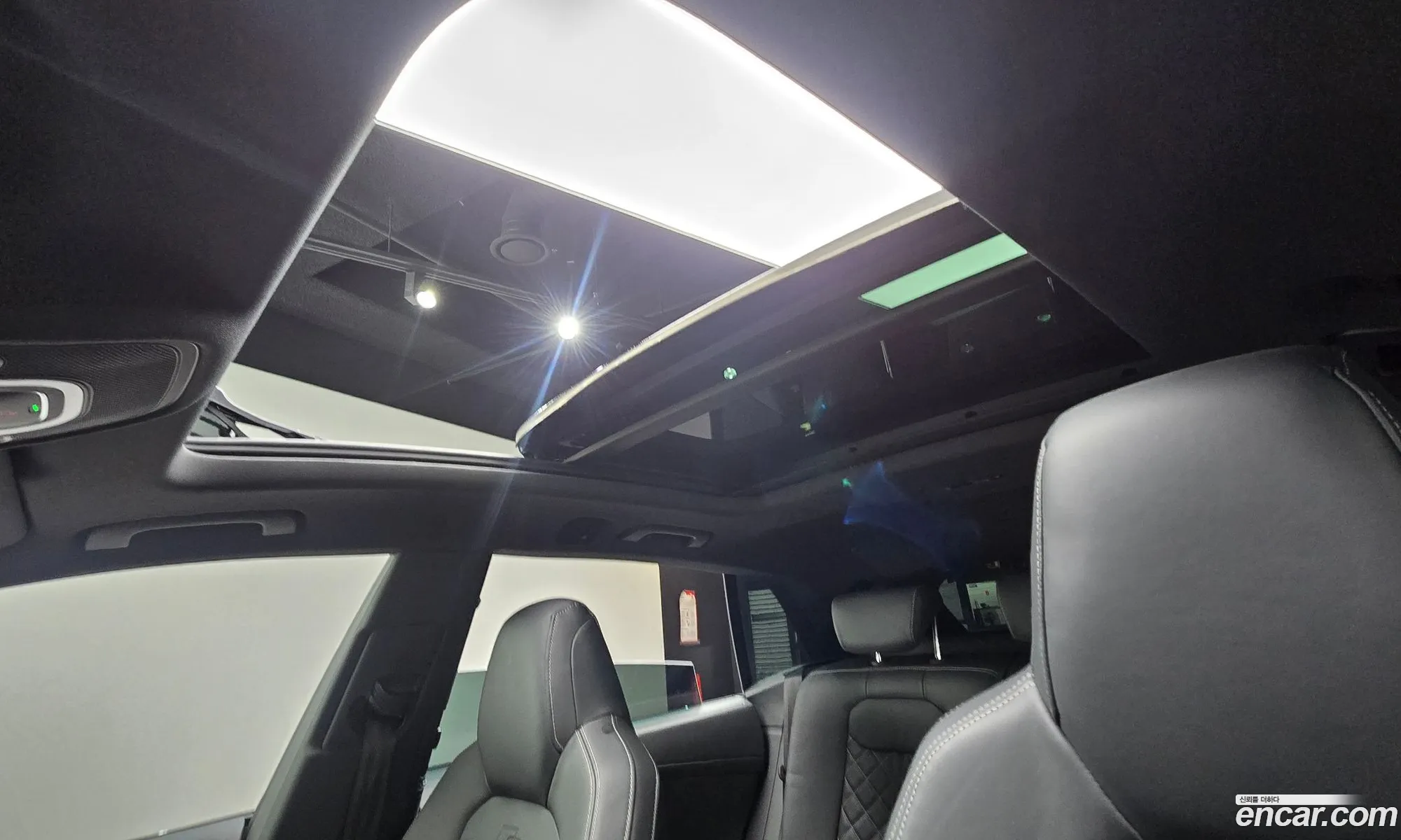 Audi Q8 2023 WAUZZZF18PD005822 — 10