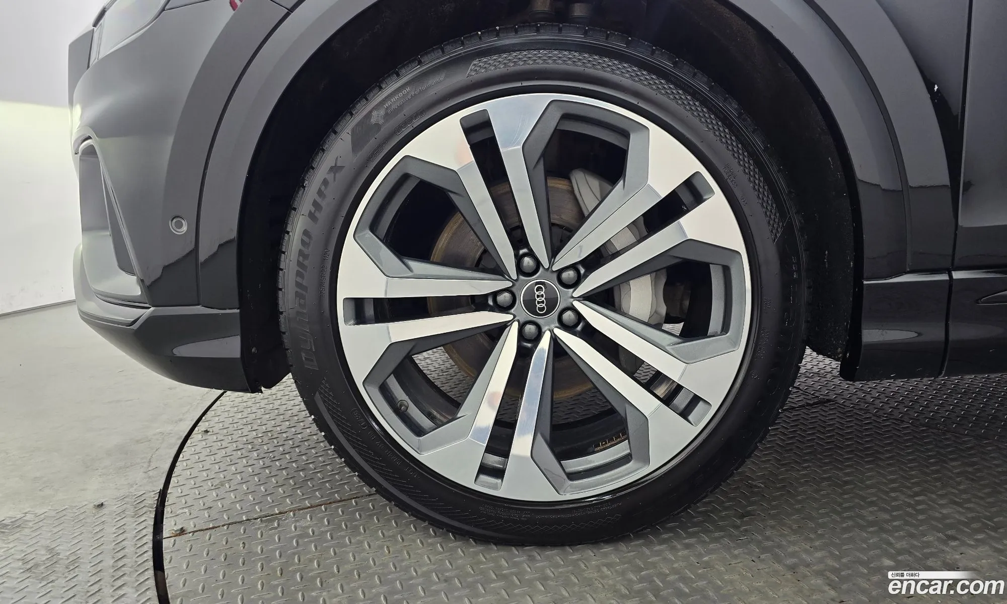 Audi Q8 2023 WAUZZZF18PD005822 — 13