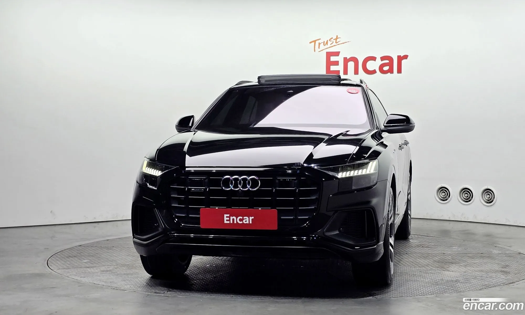 Audi Q8 2023 WAUZZZF18PD005822 — 12