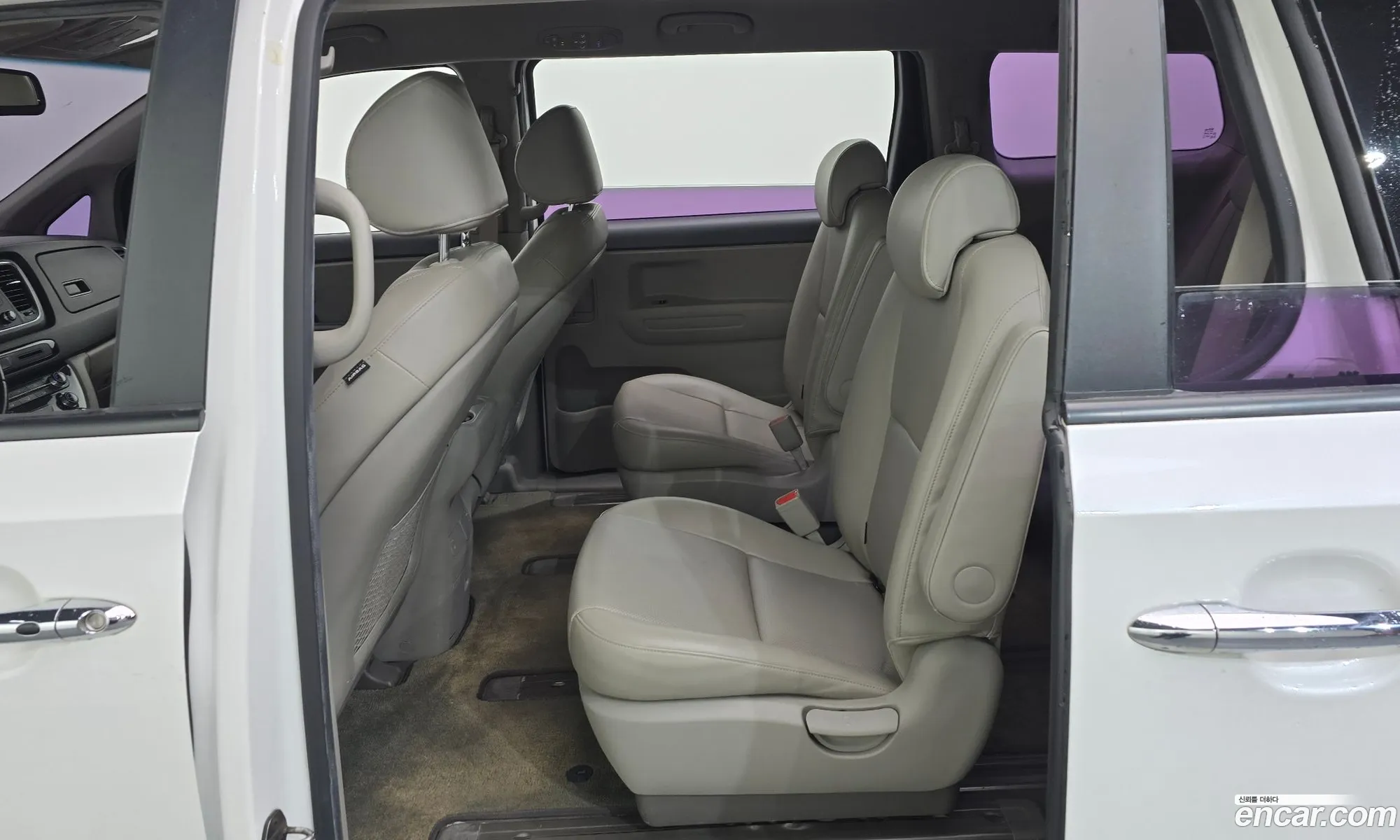 Kia Carnival 2015 KNAMB81ABGS098129 — 10