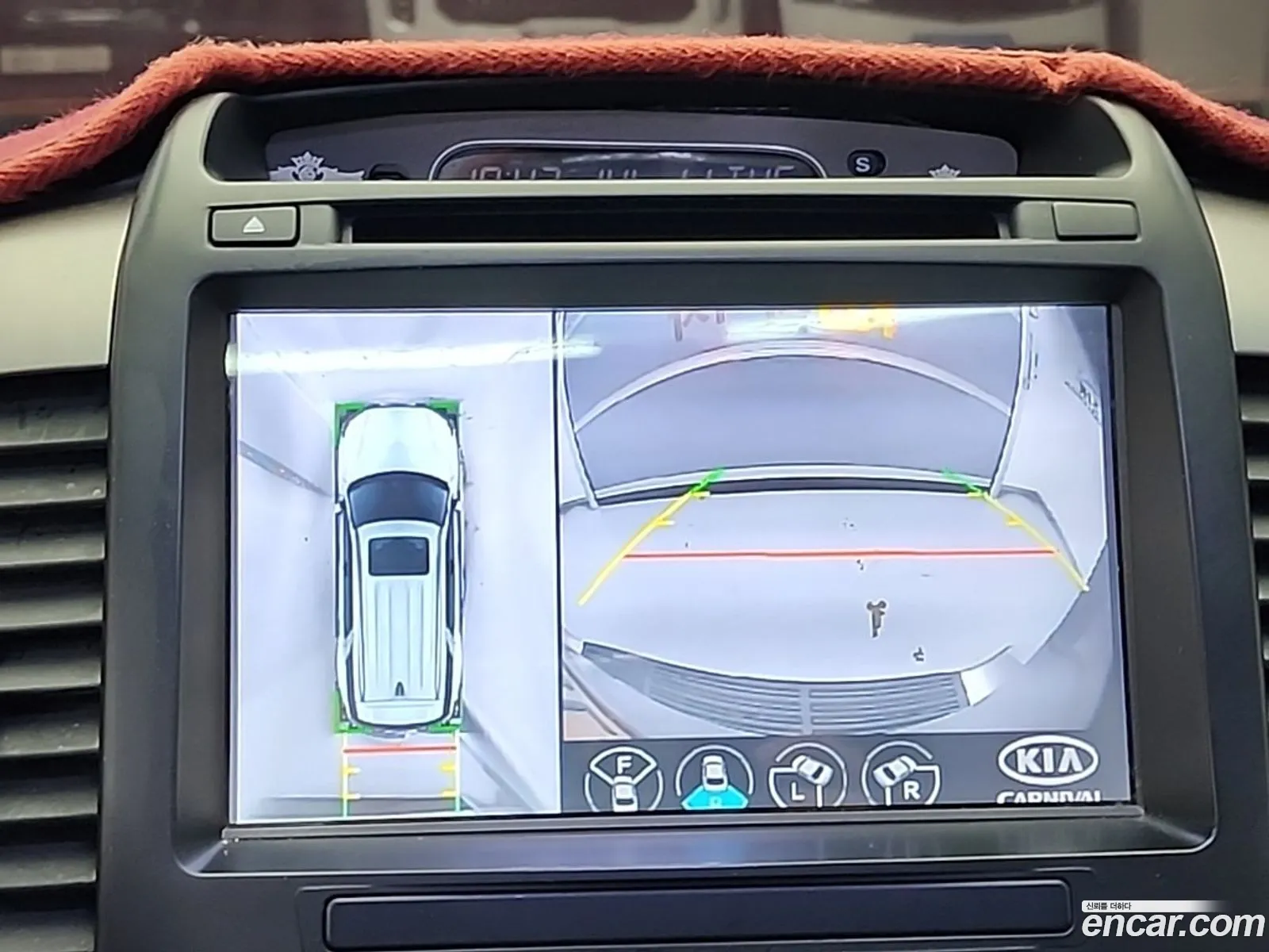 Kia Carnival R 2011 — 13