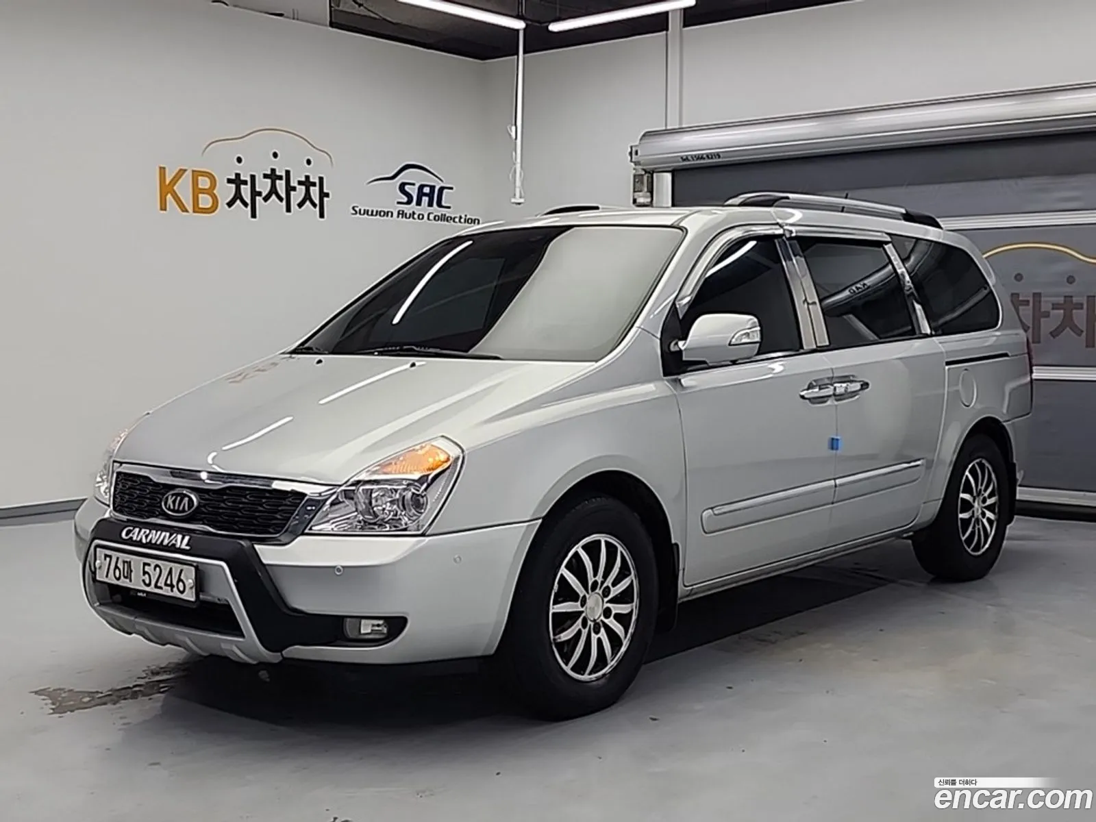 Kia Carnival R 2011 — 18