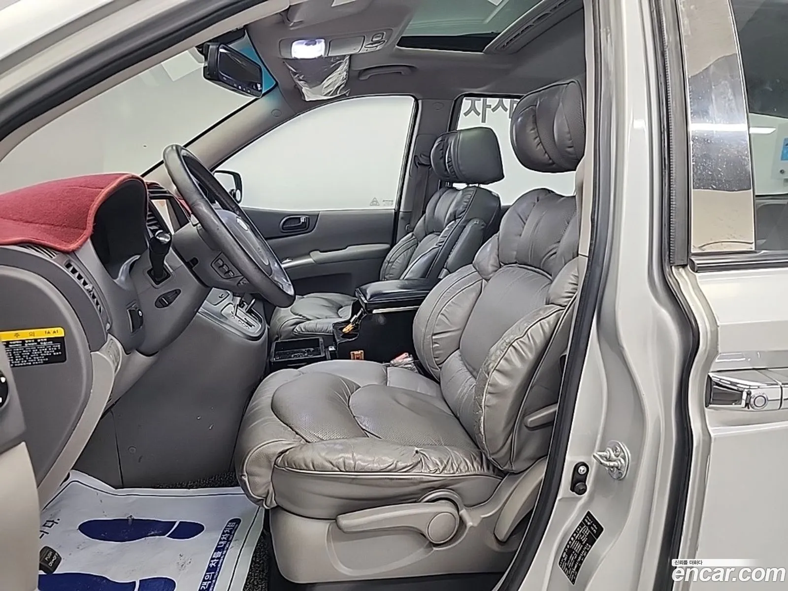 Kia Carnival R 2011 — 2