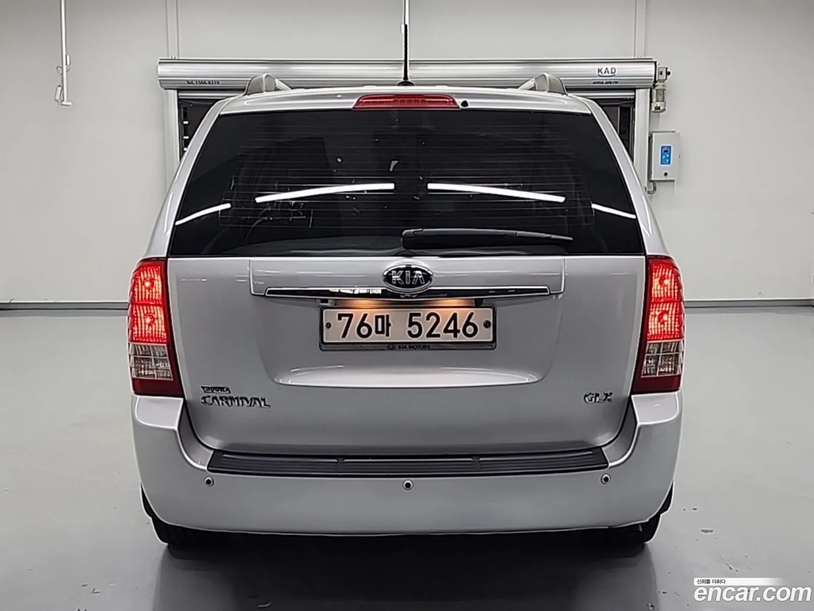 Kia Carnival R 2011 — 16
