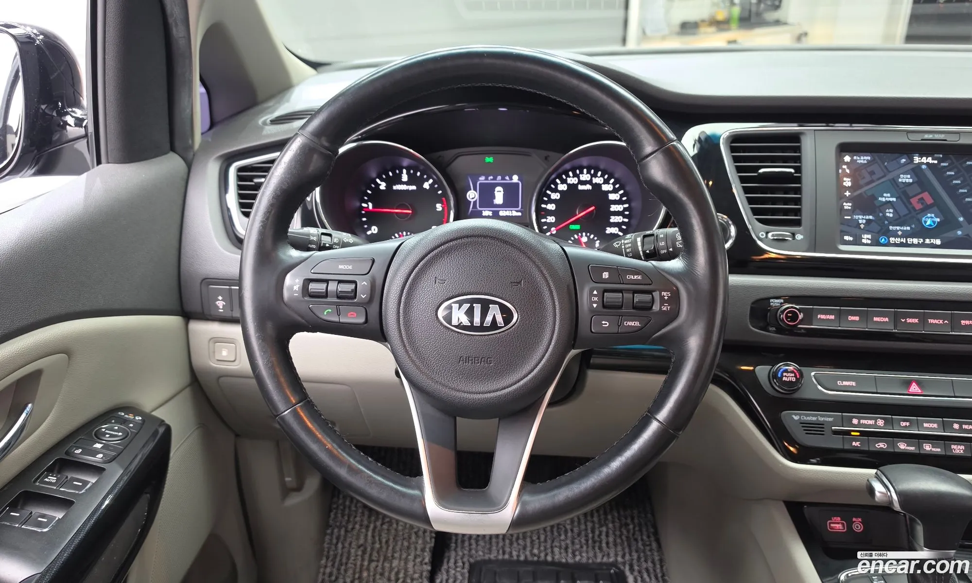 Kia Carnival 2017 KNAMC81ABHS339954 — 9