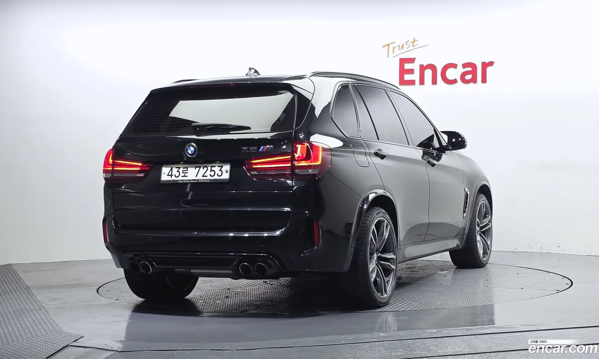 BMW X5 M 2018 WBSKT6108J0Y15185 — 18