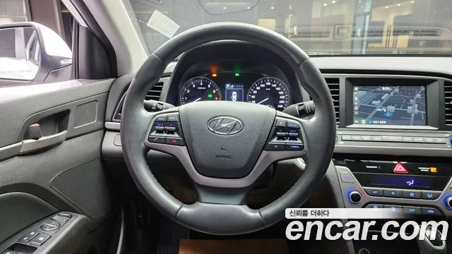 Hyundai Elantra AD 2016 — 6