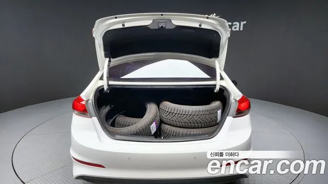 Hyundai Elantra AD 2016 — 17