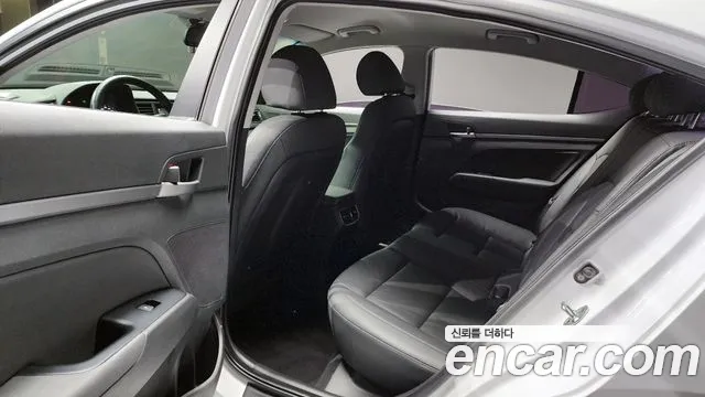 Hyundai Elantra AD 2016 — 4