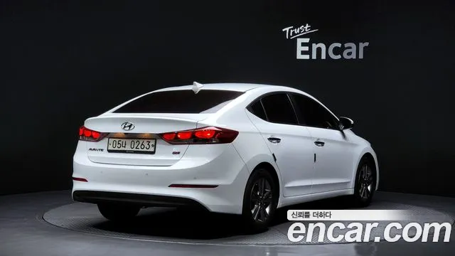 Hyundai Elantra AD 2016 — 11