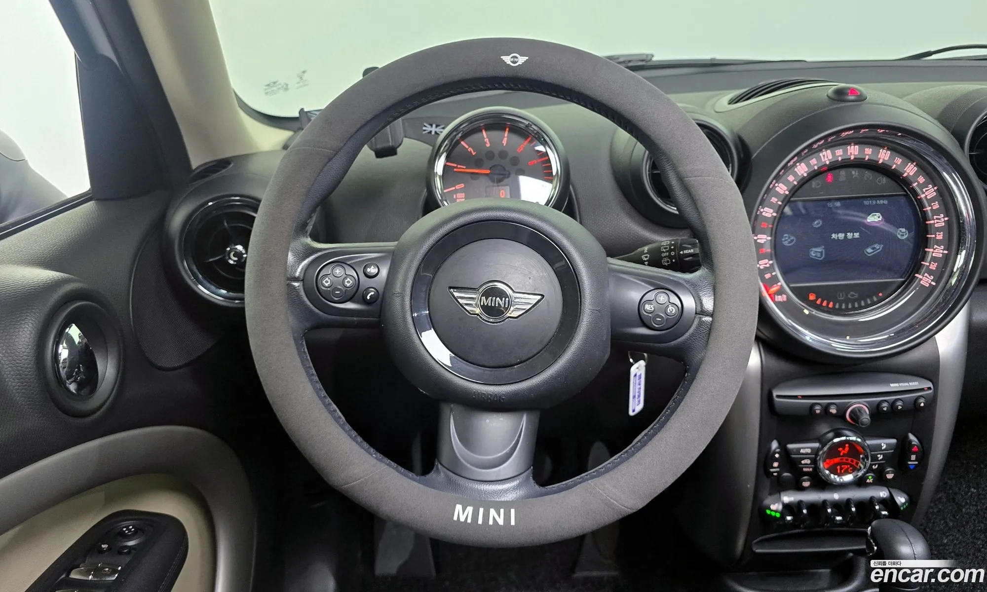 Mini Cooper D Countryman 2016 — 13
