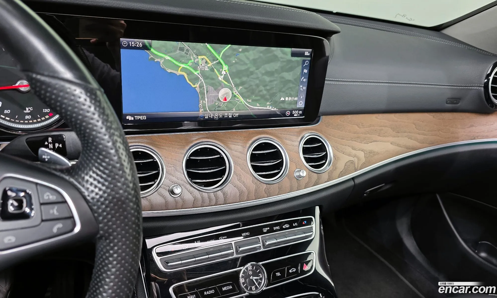 Mercedes-Benz E-Class W213 2017 WDDZF0FB7JA363475 — 24