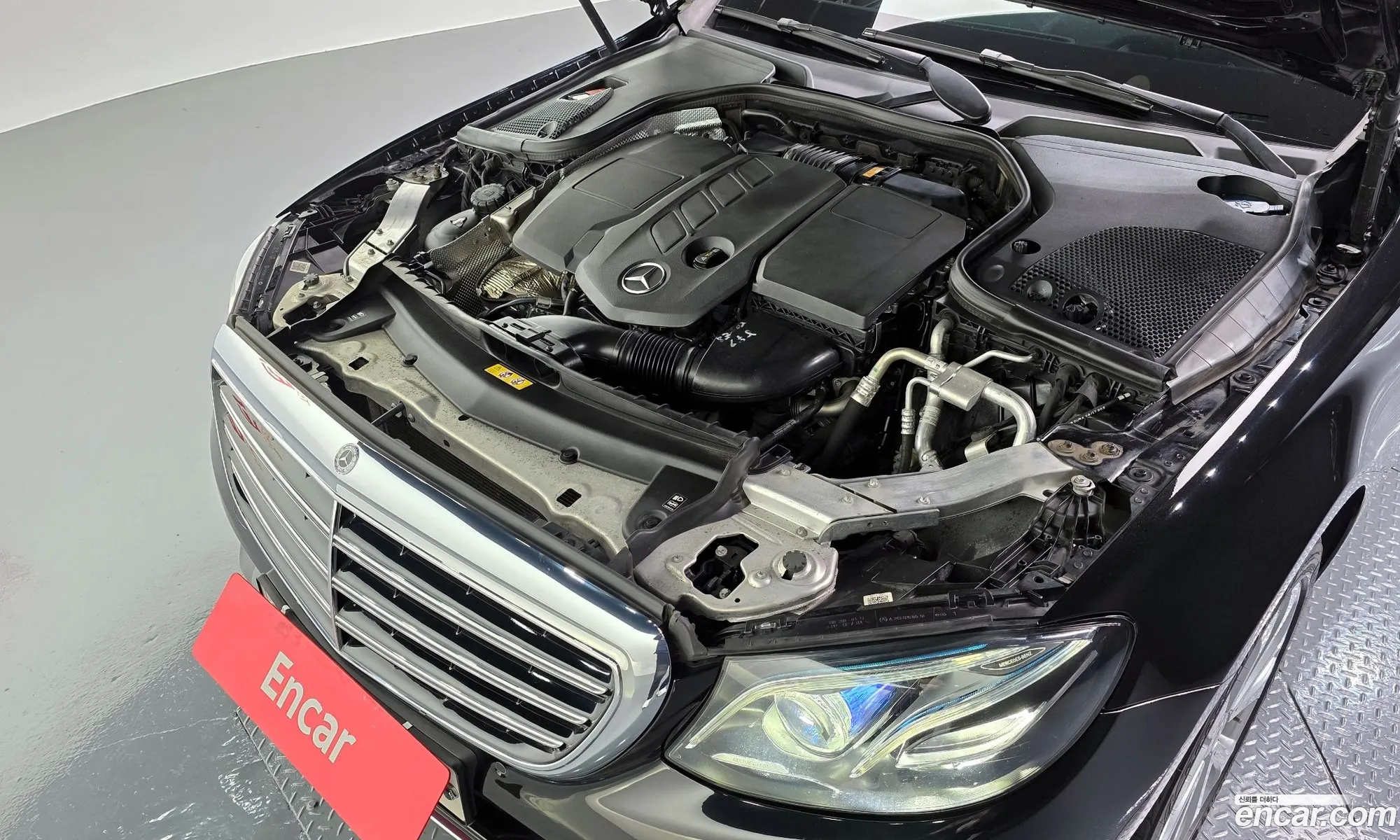Mercedes-Benz E-Class W213 2017 WDDZF0FB7JA363475 — 14