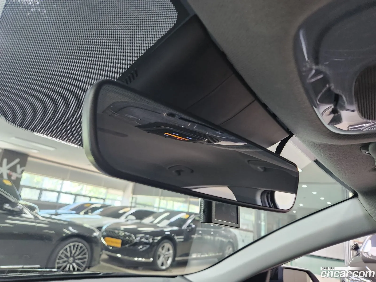 Hyundai Elantra 2023 — 17