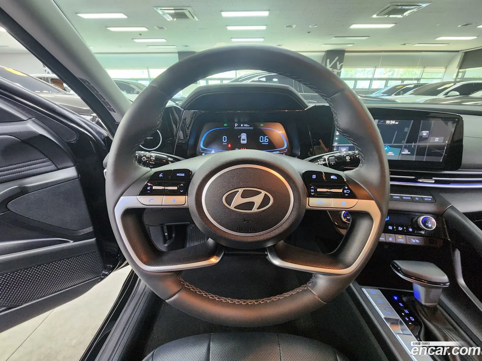 Hyundai Elantra 2023 — 15