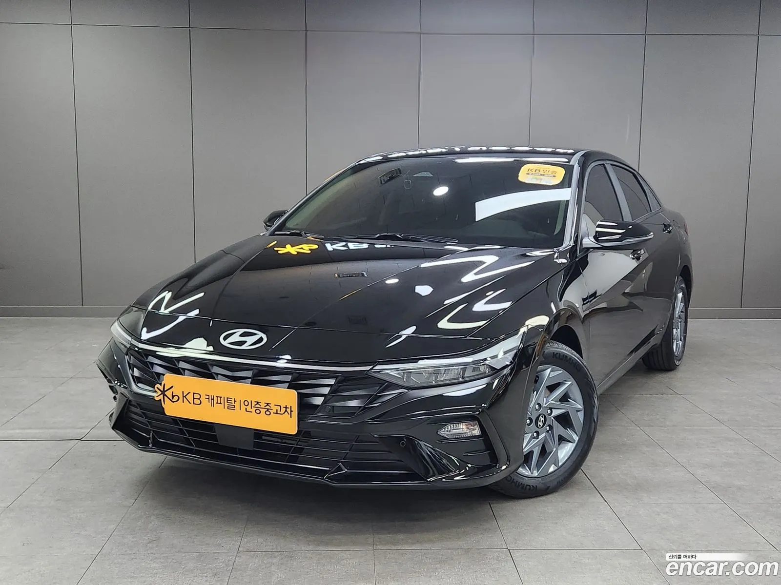 Hyundai Elantra 2023 — 18