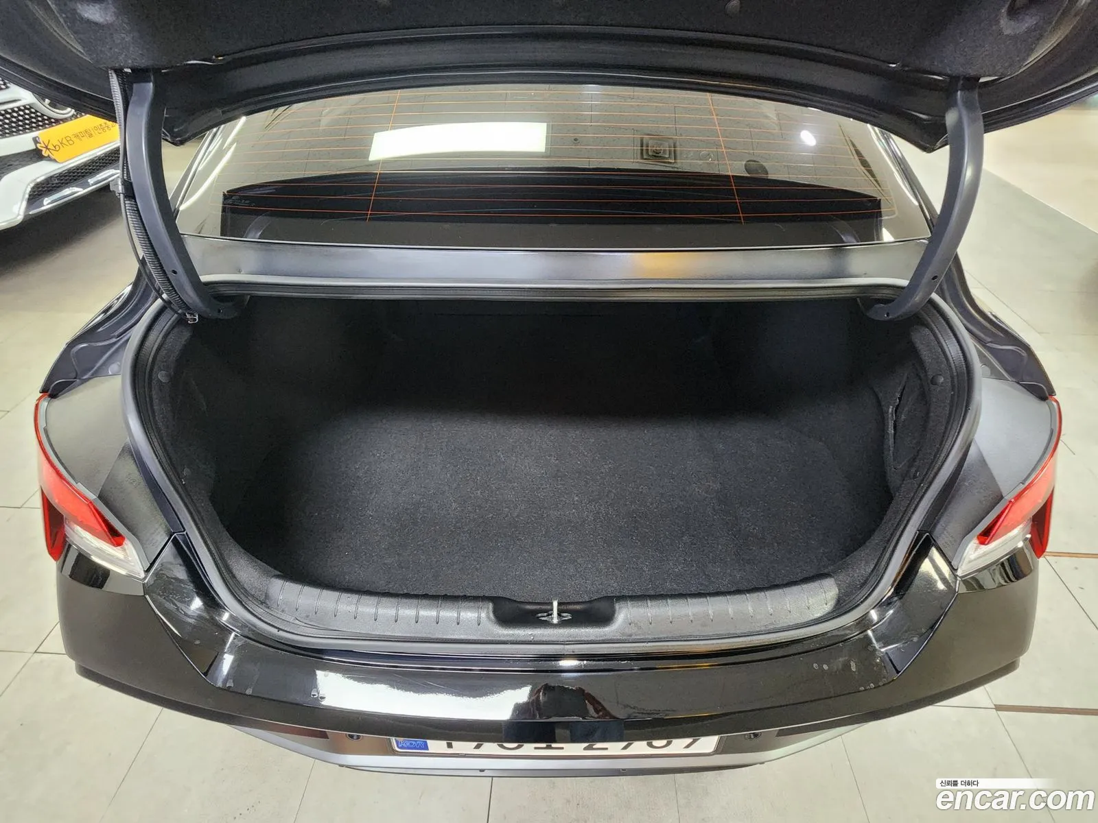 Hyundai Elantra 2023 — 8