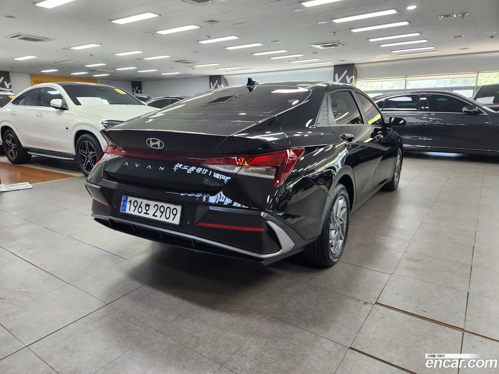 Hyundai Elantra 2023 — 14