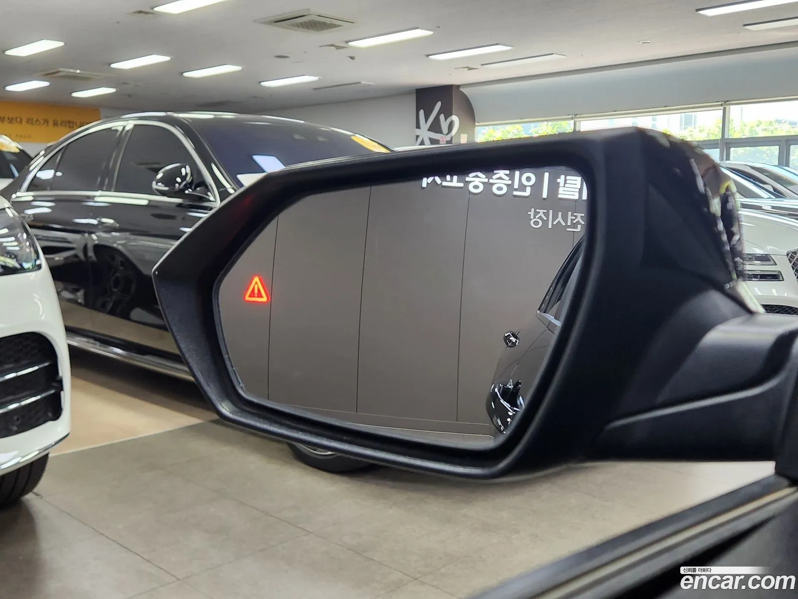 Hyundai Elantra 2023 — 16