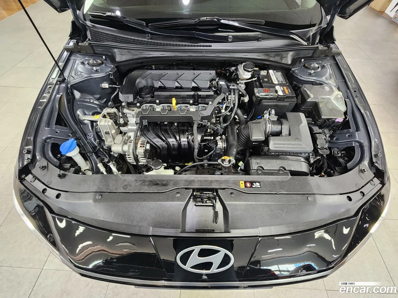 Hyundai Elantra 2023 — 3