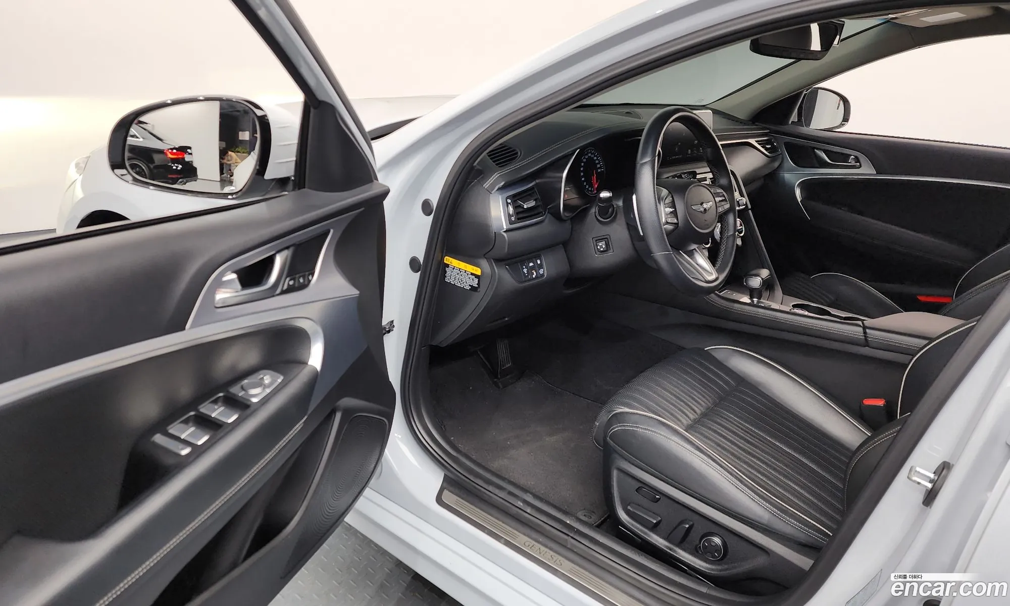 Genesis G70 2020 KMTG341ABLU069013 — 15