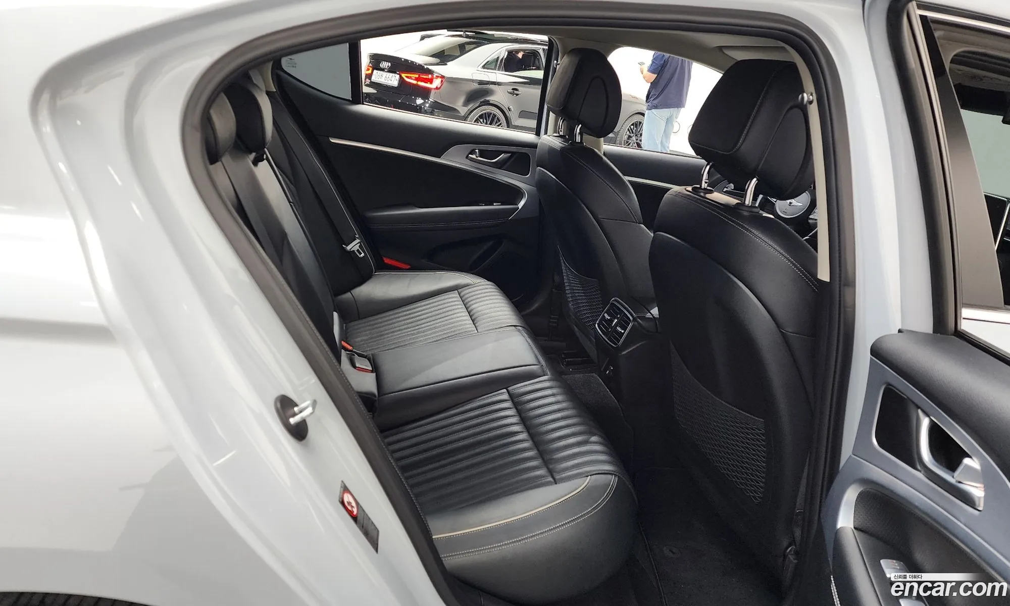 Genesis G70 2020 KMTG341ABLU069013 — 12