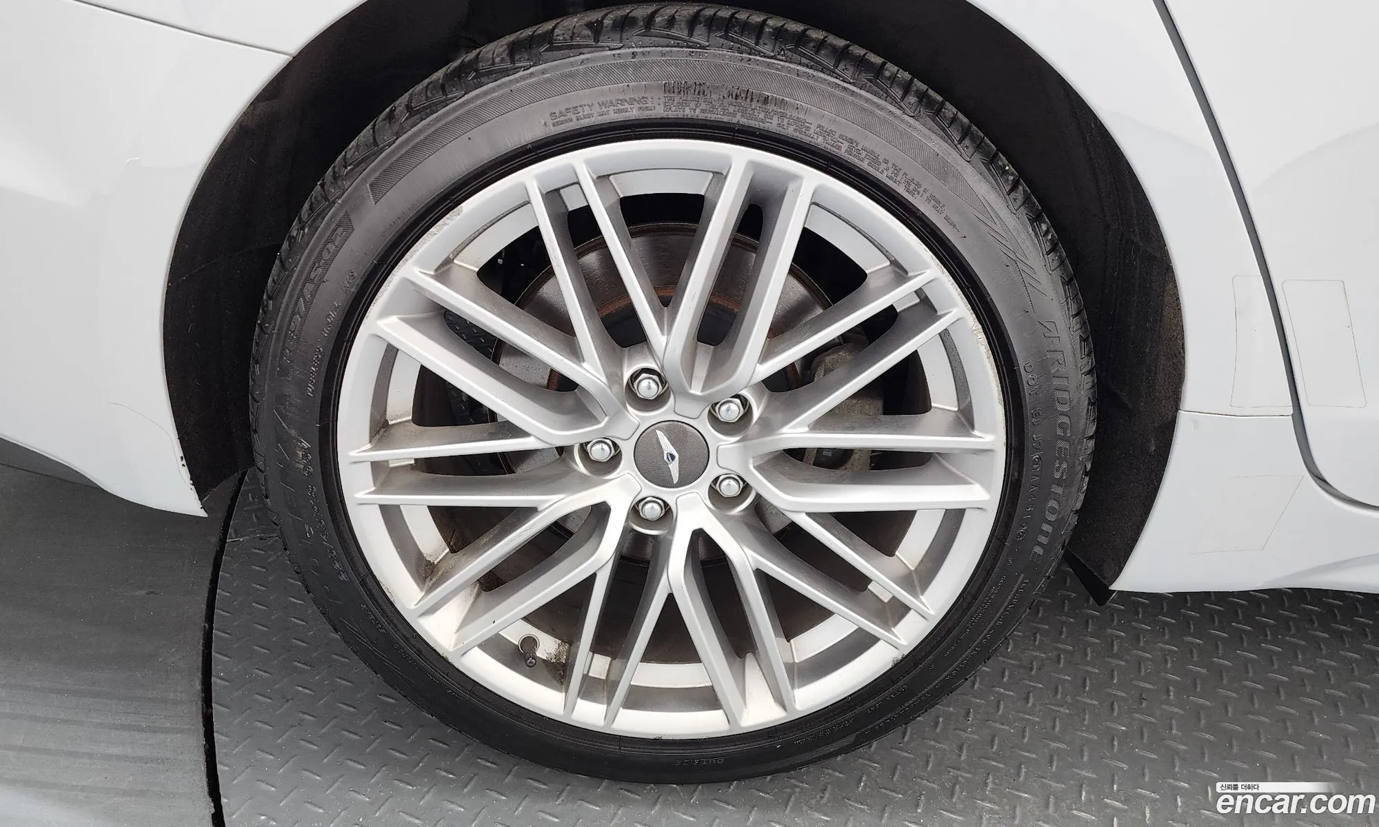 Genesis G70 2020 KMTG341ABLU069013 — 14