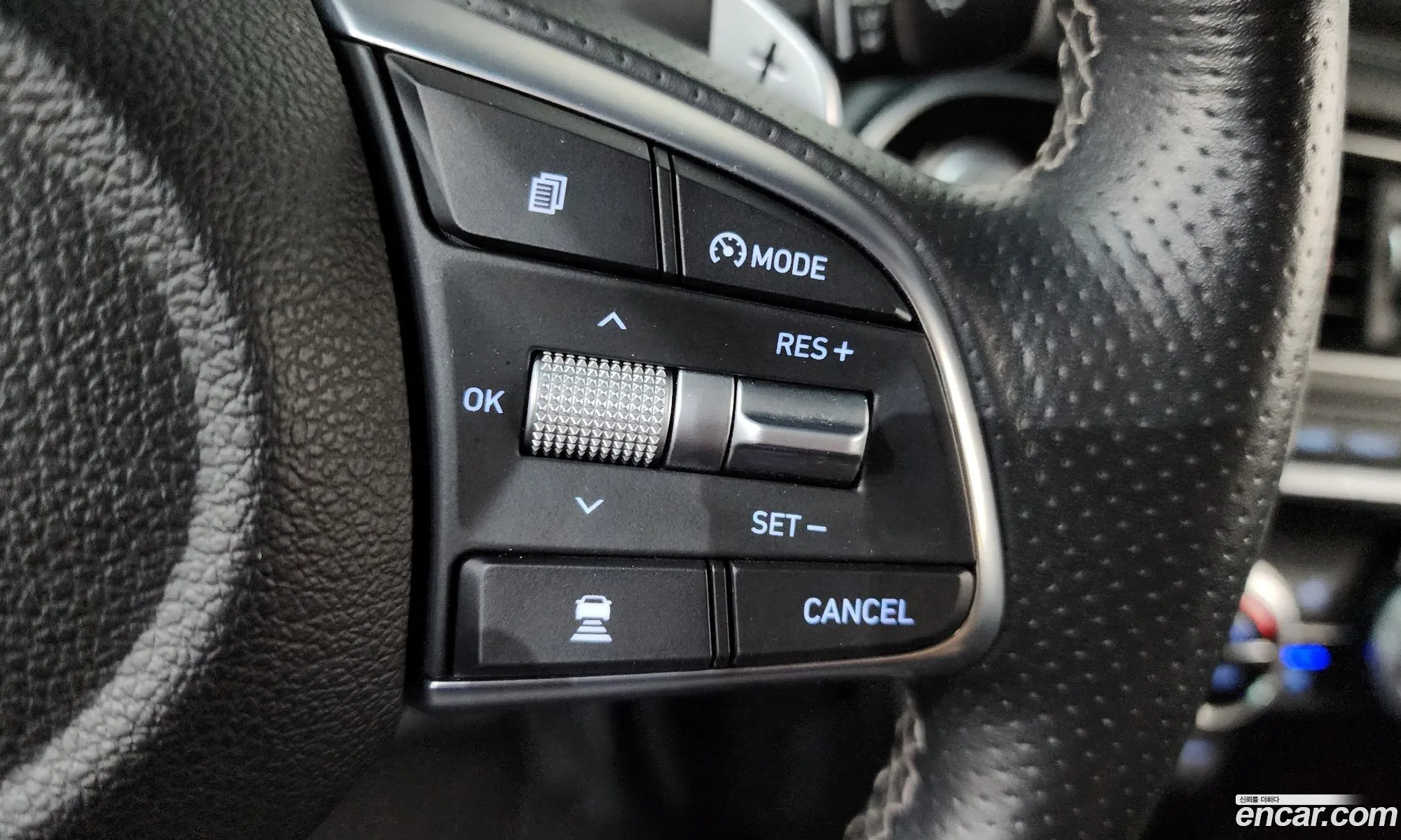 Genesis G70 2020 KMTG341ABLU069013 — 20