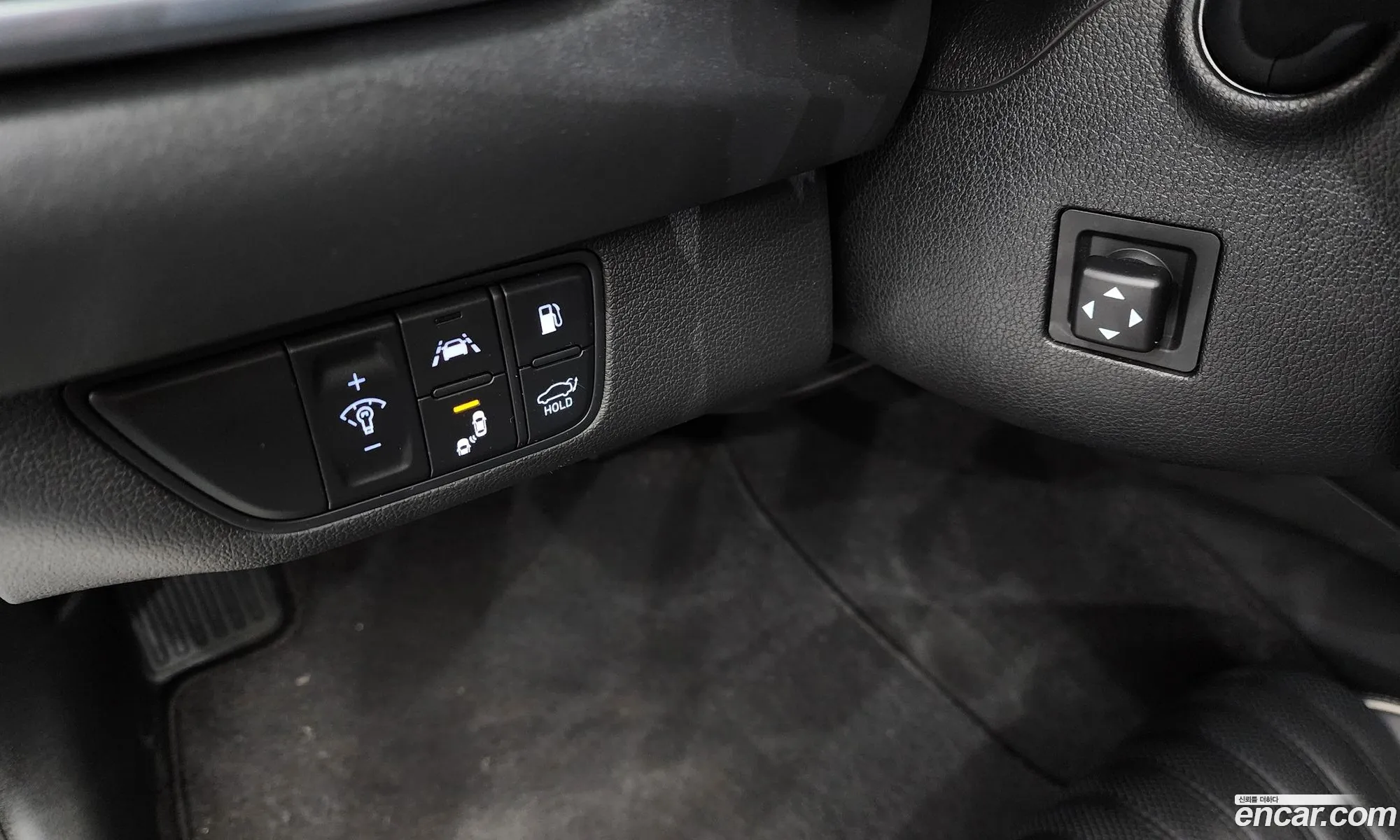Genesis G70 2020 KMTG341ABLU069013 — 10