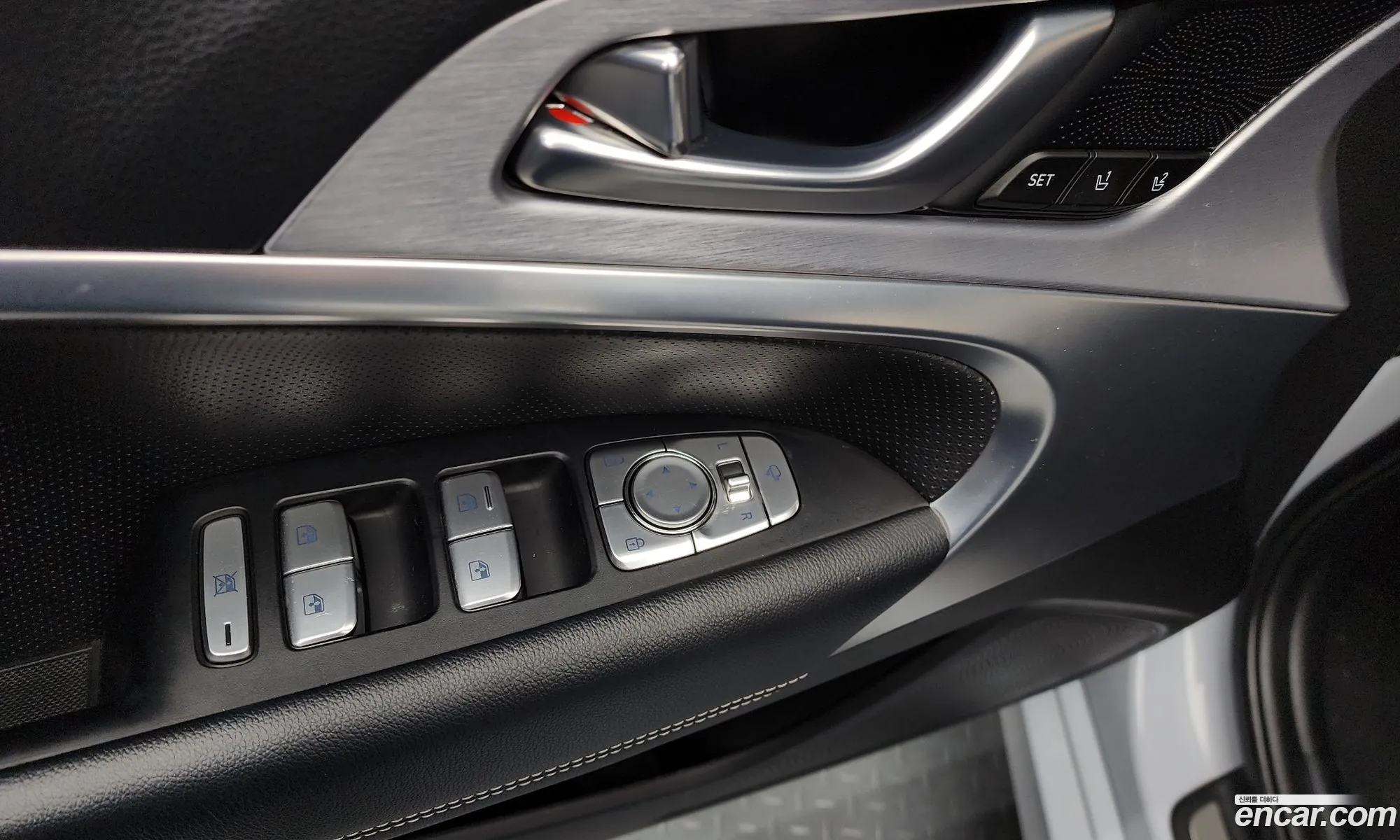 Genesis G70 2020 KMTG341ABLU069013 — 19