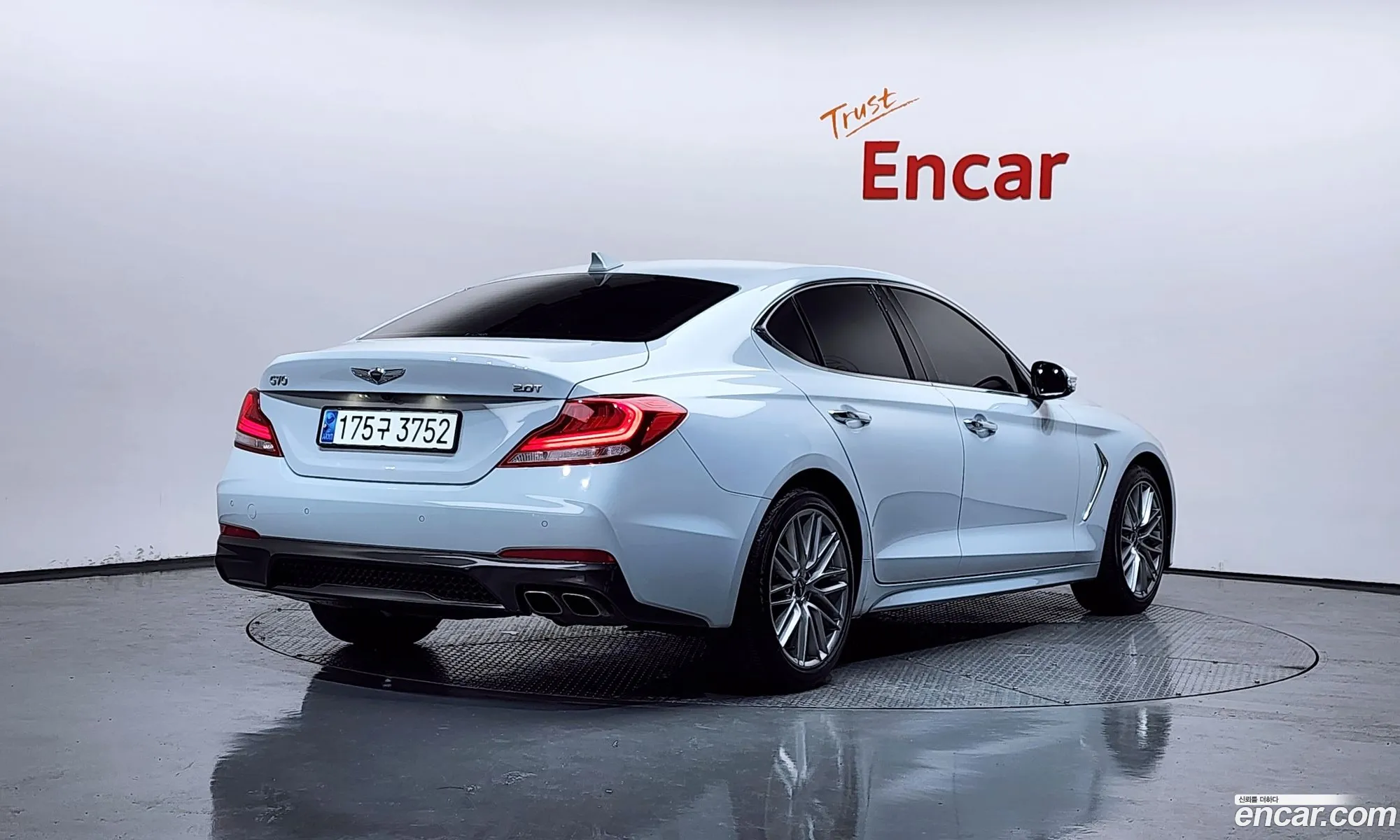 Genesis G70 2020 KMTG341ABLU069013 — 11
