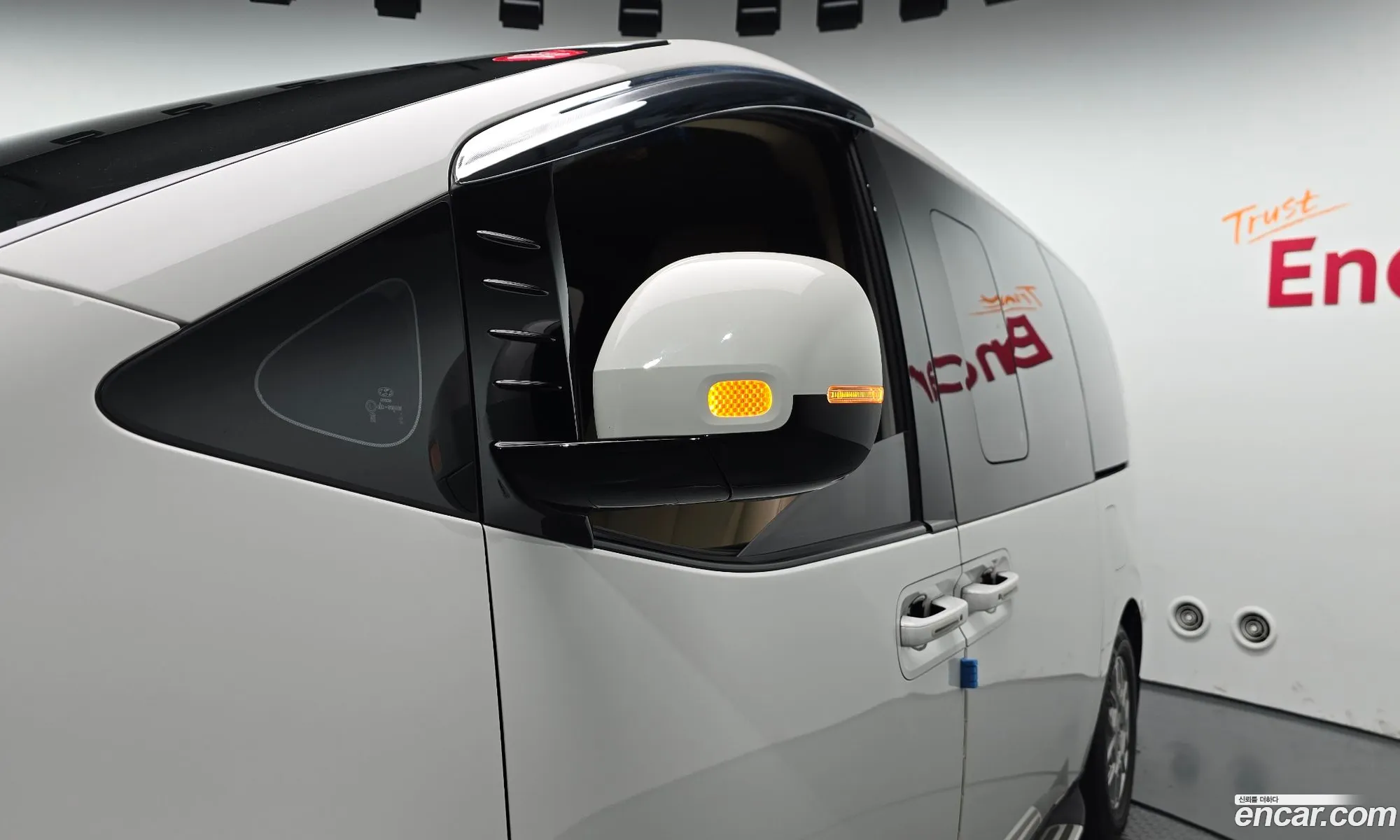 Hyundai Staria 2022 KMHYA811BPU097355 — 2