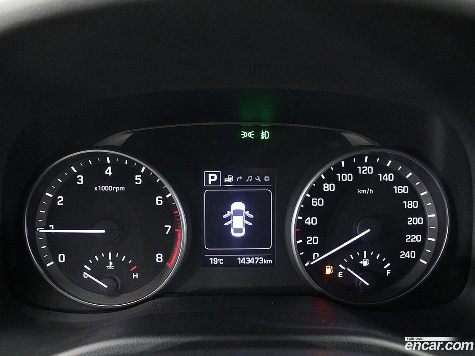 Hyundai Elantra AD 2015 — 12