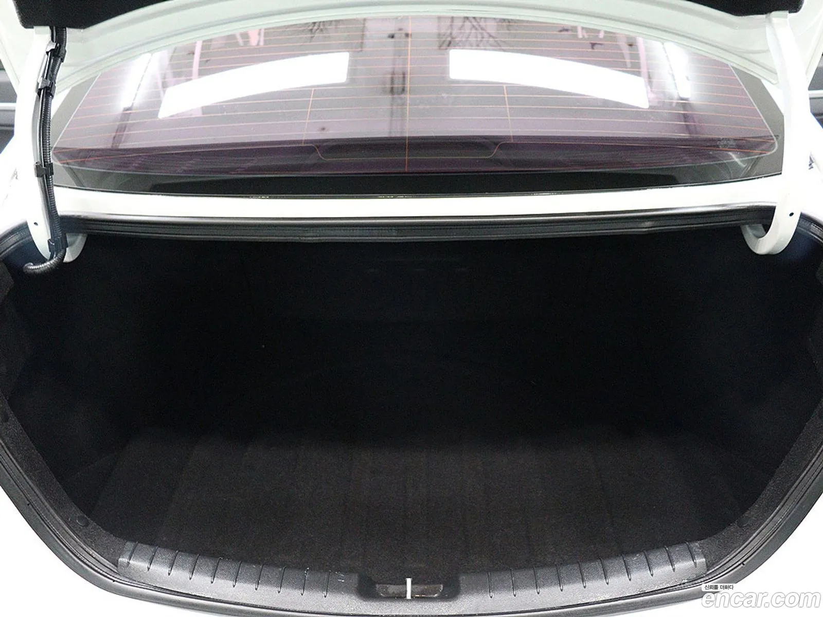 Hyundai Elantra AD 2015 — 13