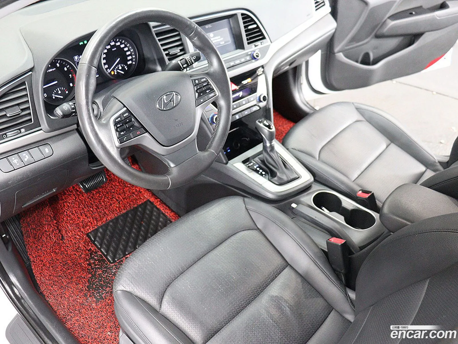 Hyundai Elantra AD 2015 — 18
