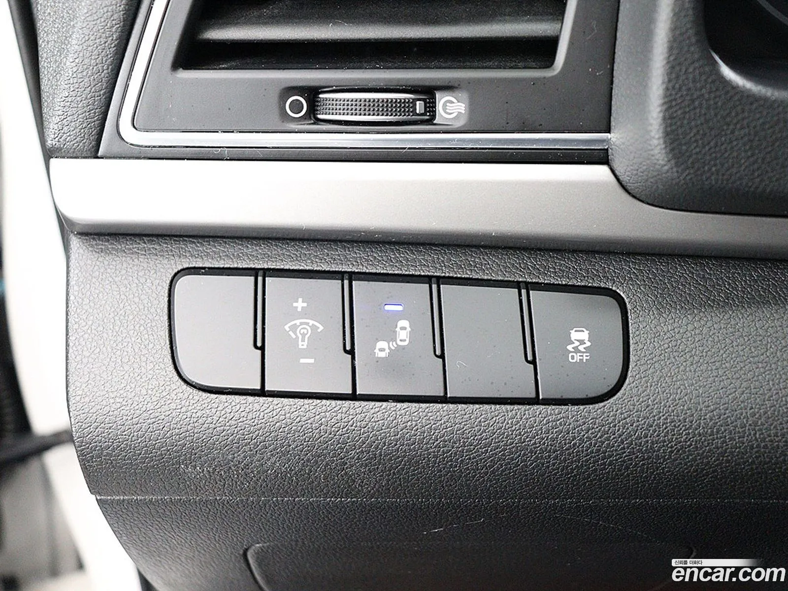 Hyundai Elantra AD 2015 — 11