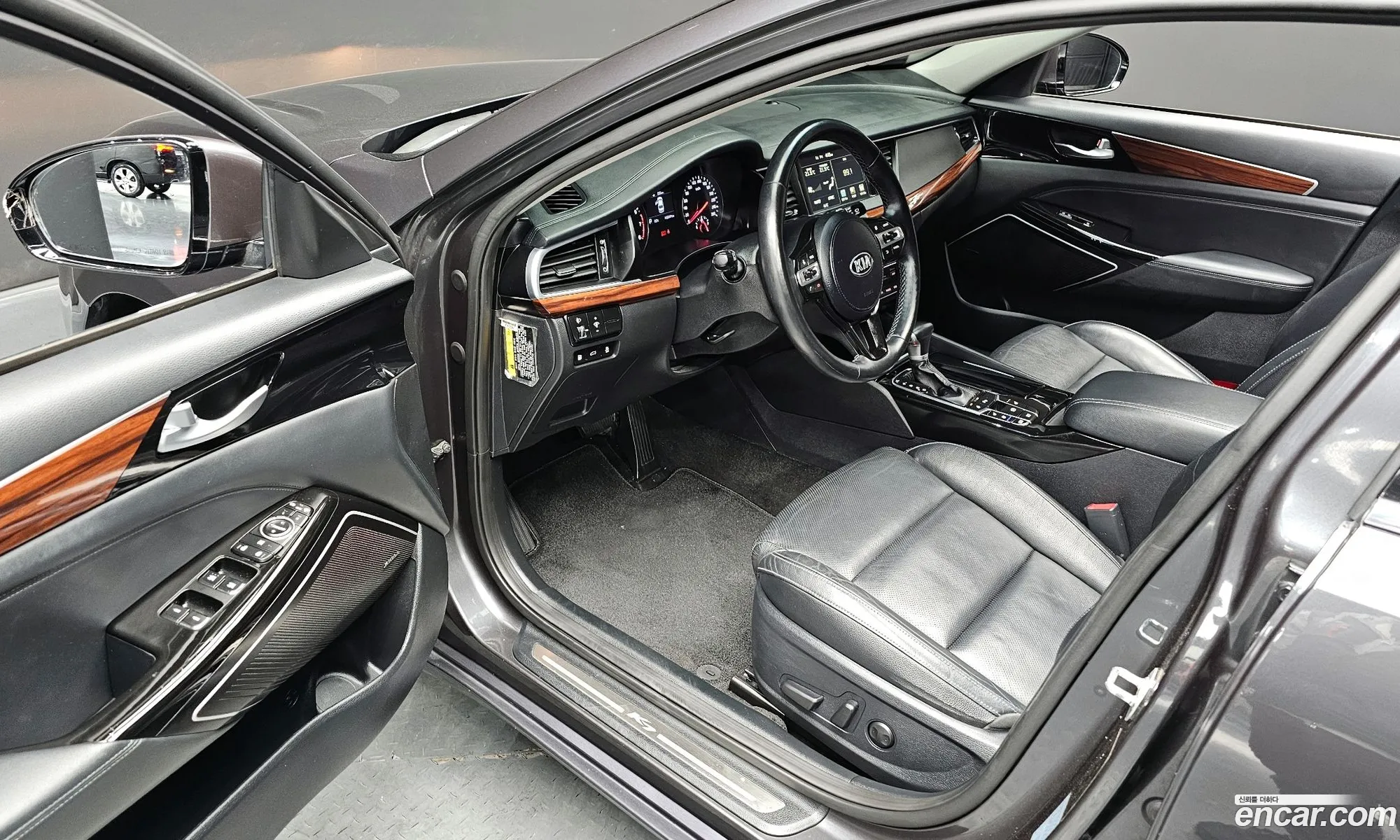 Kia K7 2016 — 17