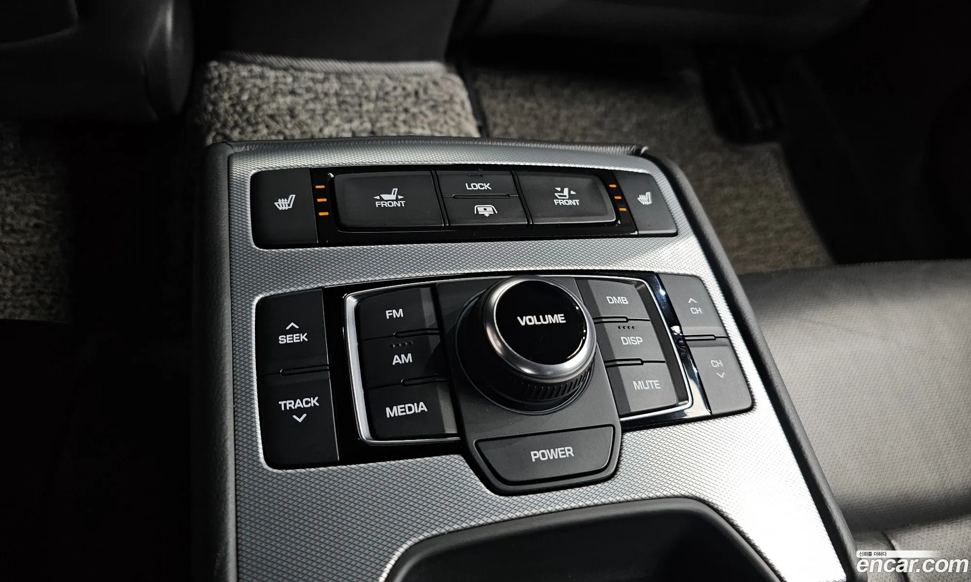 Genesis G80 2017 KMHGM41DBHU230077 — 16