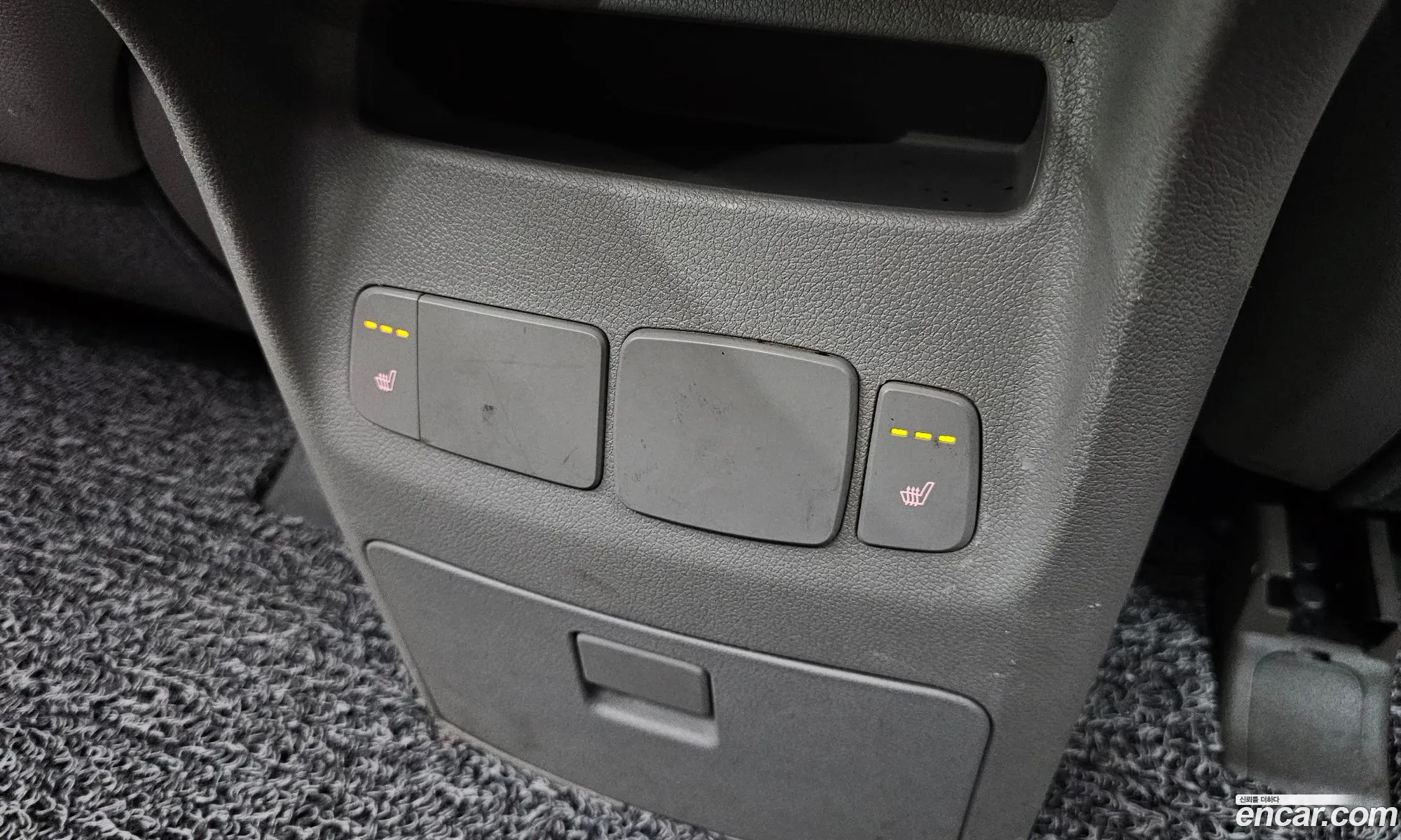 Kia Carnival 2014 KNAMC81ABFS033371 — 3